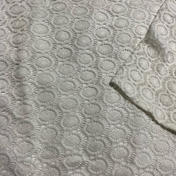 Dressbarn White Blouse - Size M (petite) - Picture 2 of 4